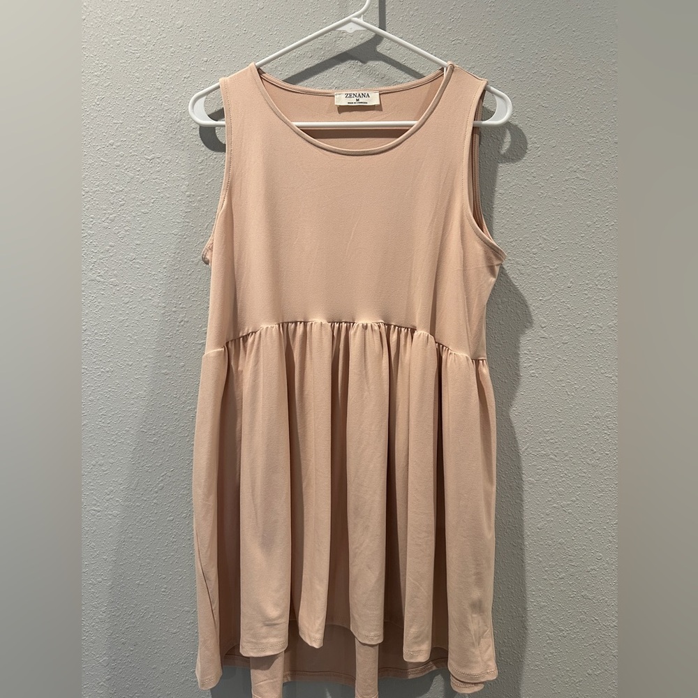 ZENANA sleeveless tunic top peach size medium